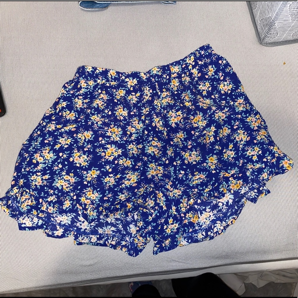 American Eagle Flowy Shorts